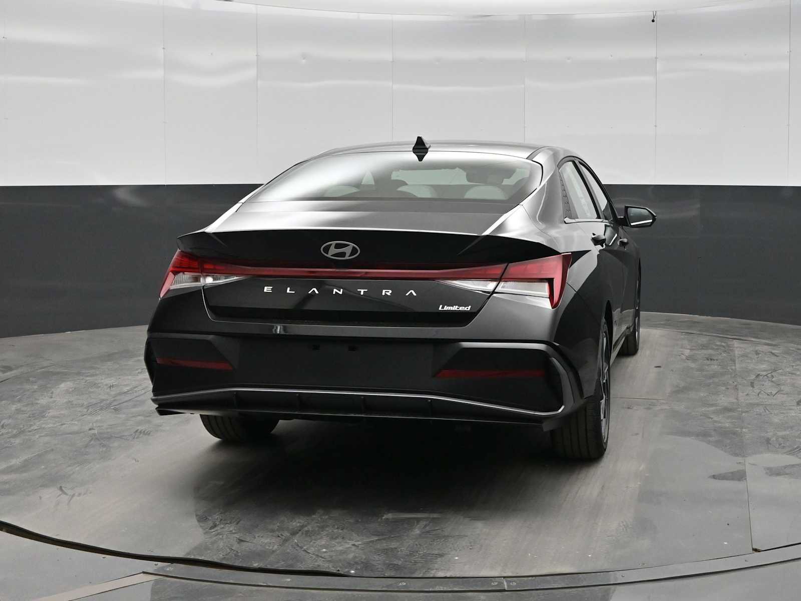 New 2026 Hyundai Elantra Limited FWD image 6