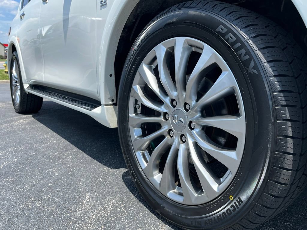 Used 2017 INFINITI QX80 4WD w/ Driver Assistance Package image 11
