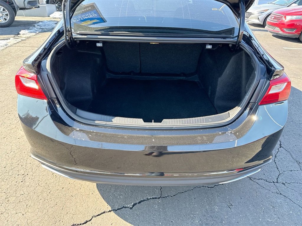 Used 2023 Chevrolet Malibu RS image 24