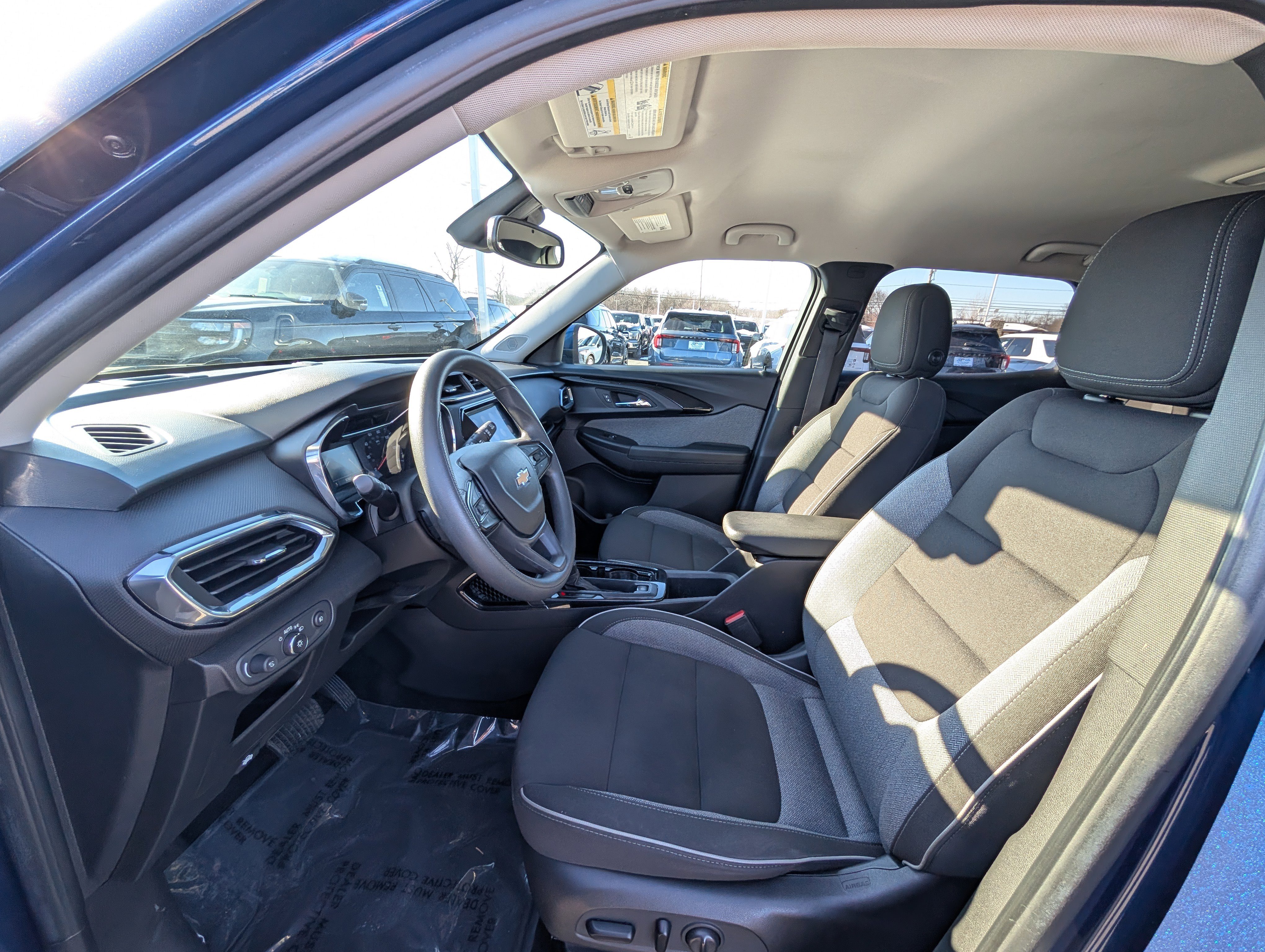 Used 2023 Chevrolet TrailBlazer LT w/ Convenience Package image 14