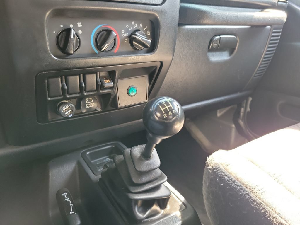 Used 2004 Jeep Wrangler Rubicon AWD/4WD image 19
