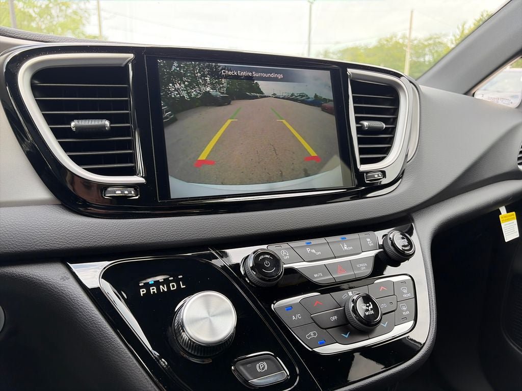 New 2027 Chrysler Pacifica LX FWD image 22