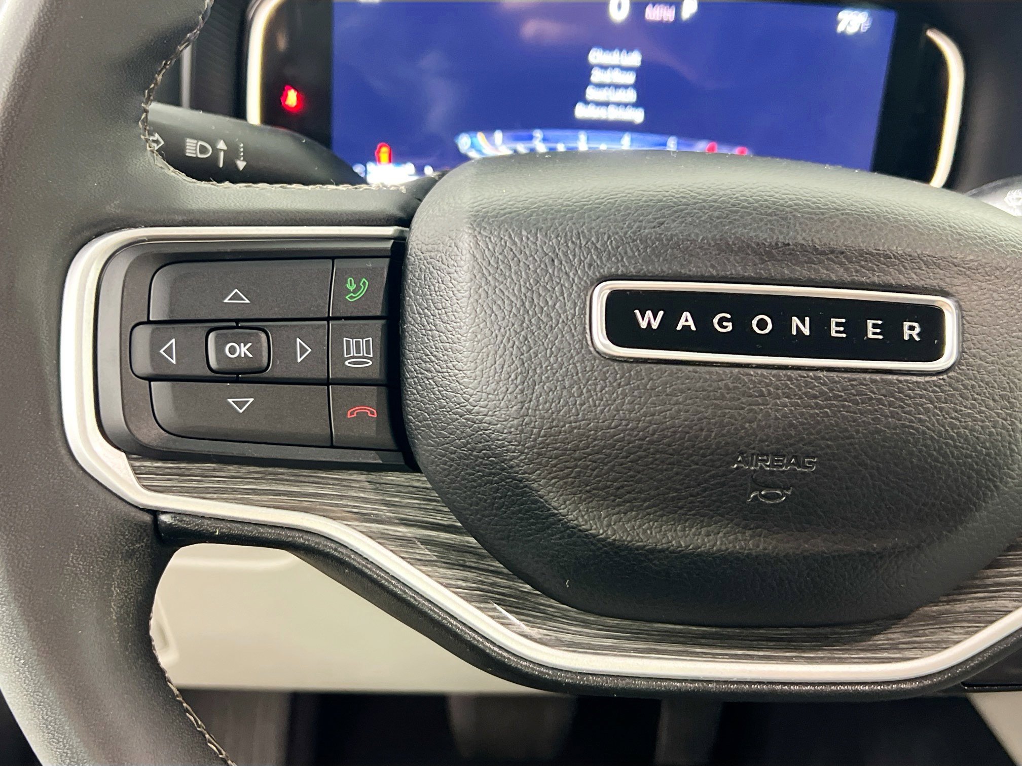 Used 2024 Jeep Wagoneer L Series II image 18