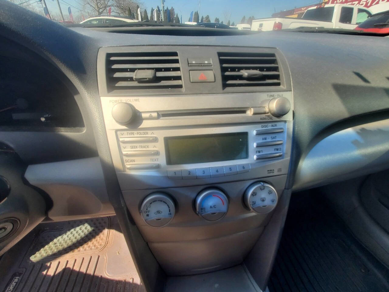 Used 2011 Toyota Camry LE w/ LE Extra-Value Pkg image 18