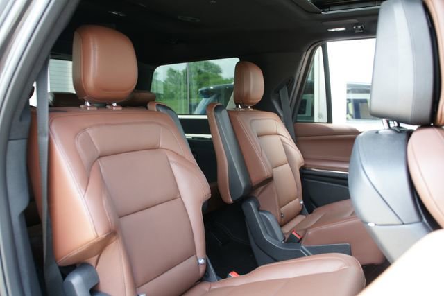 Used 2025 Lincoln Navigator Reserve AWD/4WD image 37