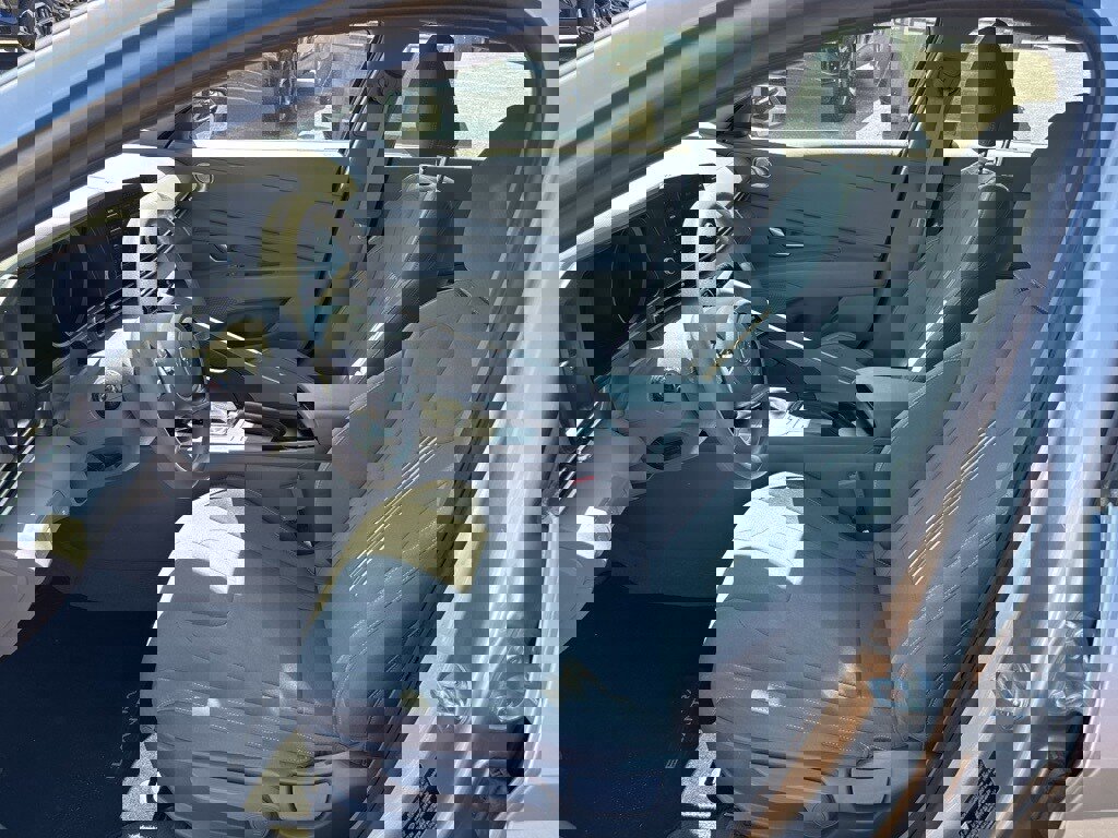 Used 2023 Hyundai Elantra SEL image 12