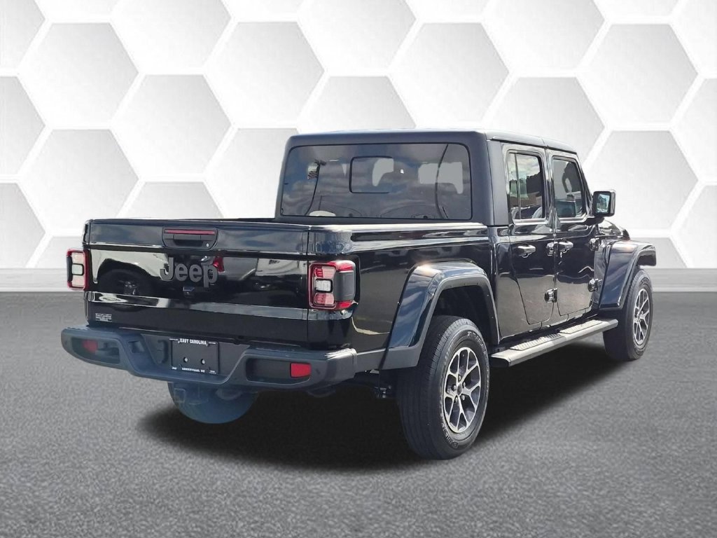 Certified 2024 Jeep Gladiator Sport AWD/4WD image 3