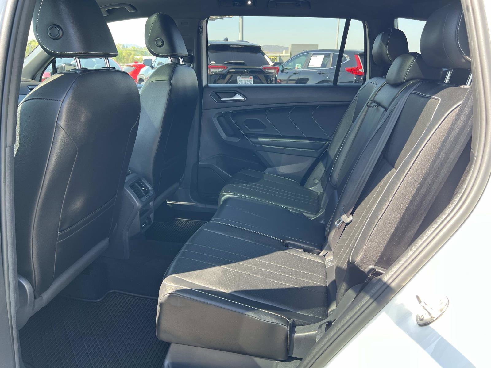 Certified 2022 Volkswagen Tiguan SE R-Line image 20