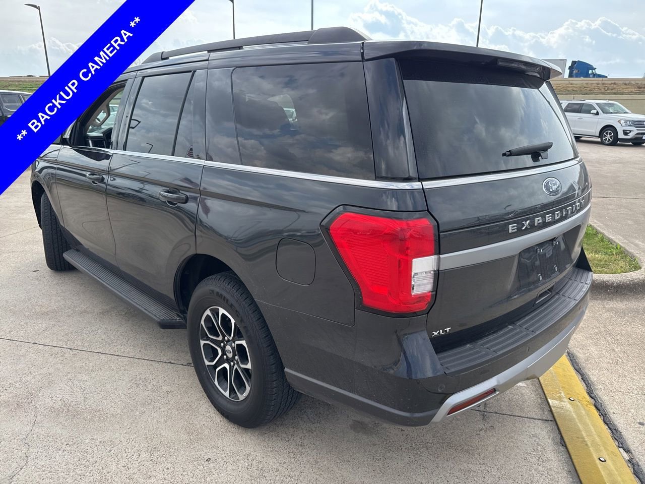 Used 2024 Ford Expedition XLT image 8