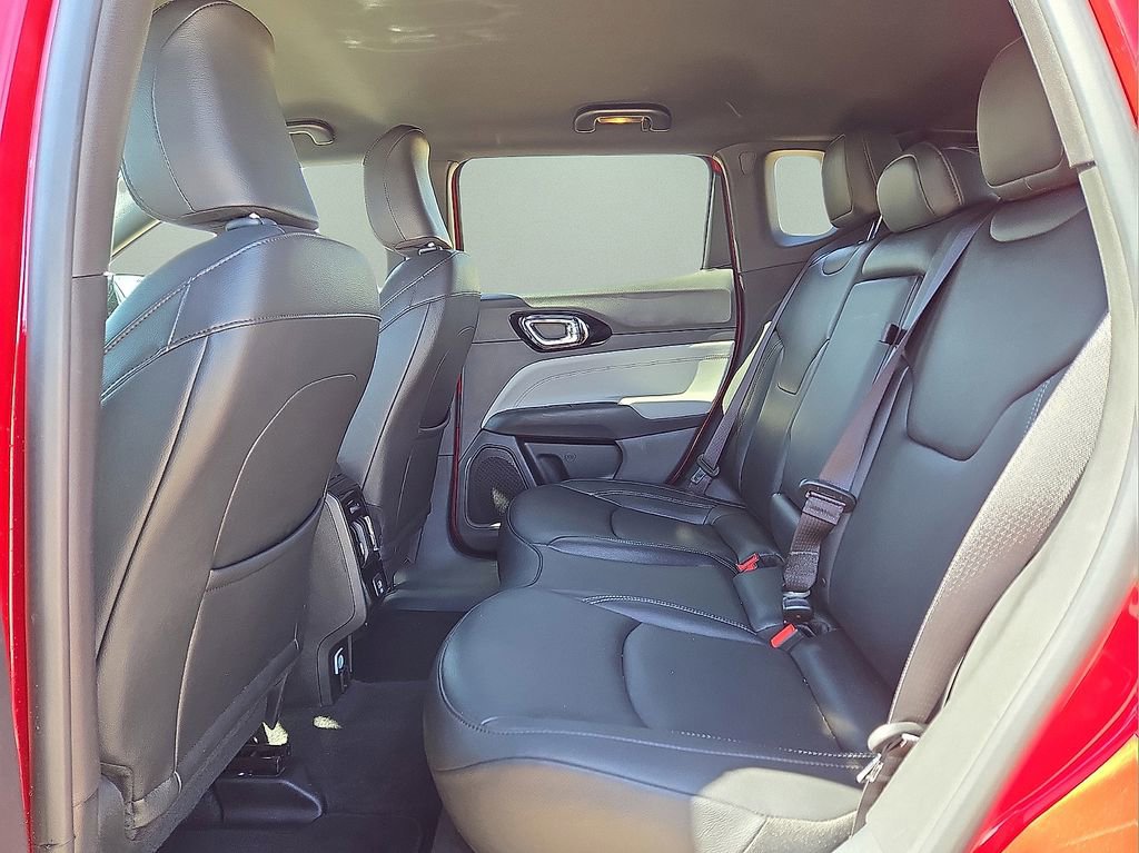 Used 2025 Jeep Compass Limited AWD/4WD image 16