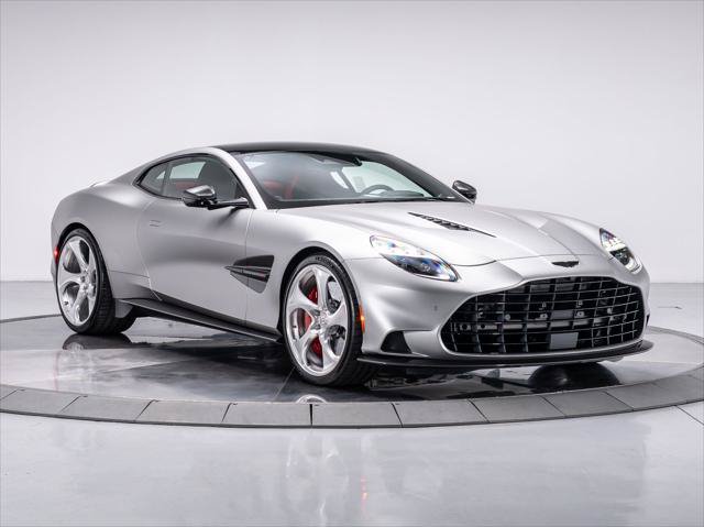 Used 2025 Aston Martin Vanquish RWD image 1