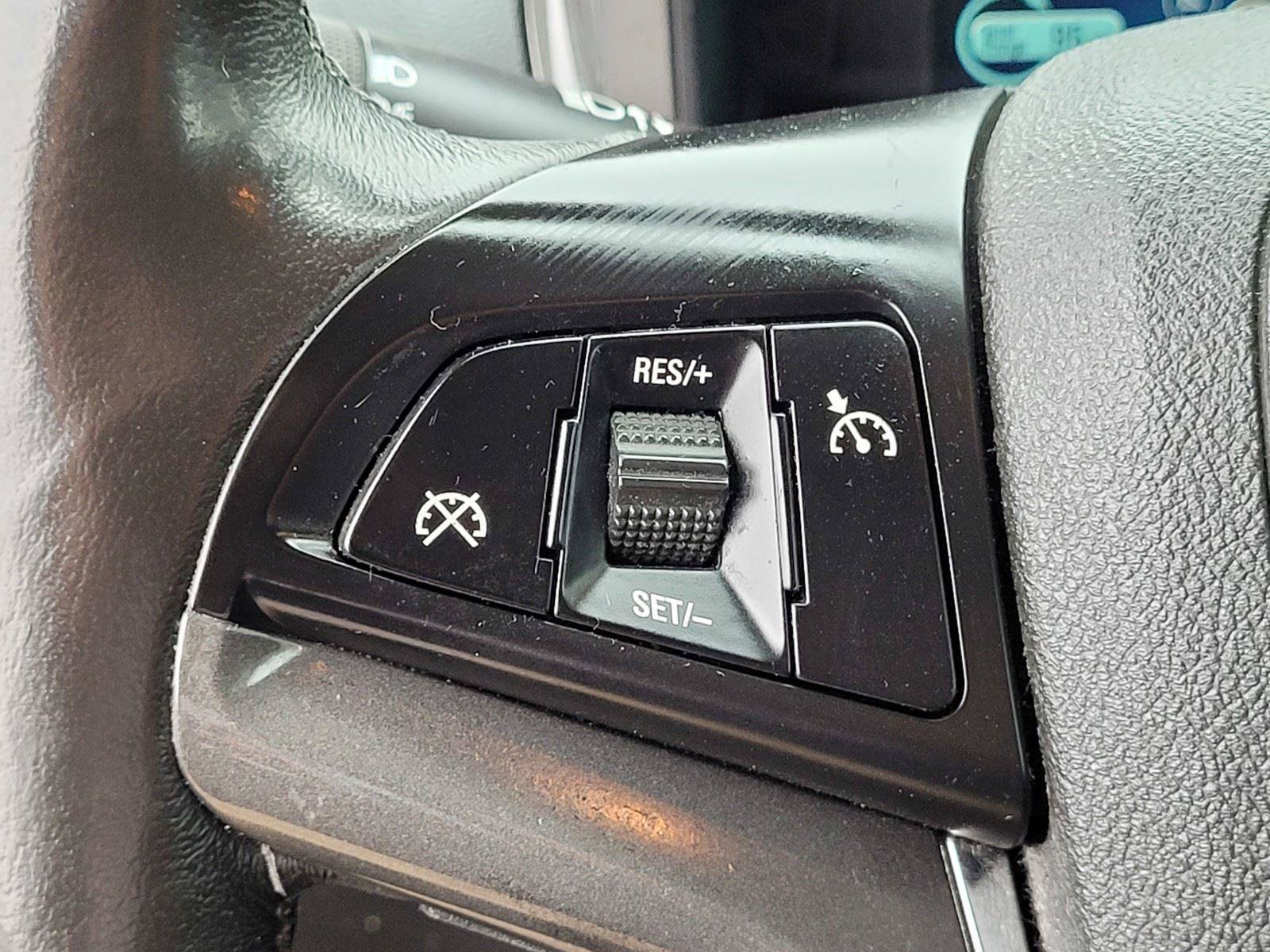Used 2015 Chevrolet Volt Premium w/ Premium Trim Package FWD image 31