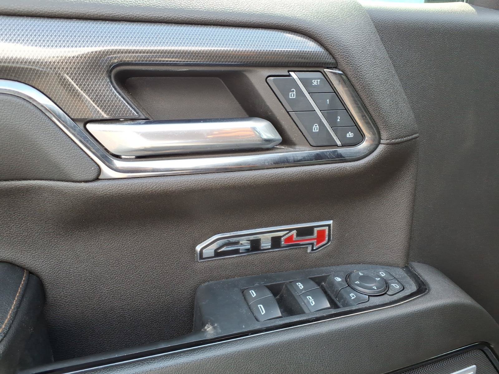 Used 2024 GMC Sierra 1500 AT4 w/ Technology Package AWD/4WD image 9