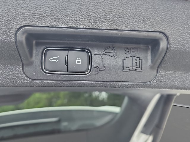 Used 2020 Ford Explorer XLT RWD image 16