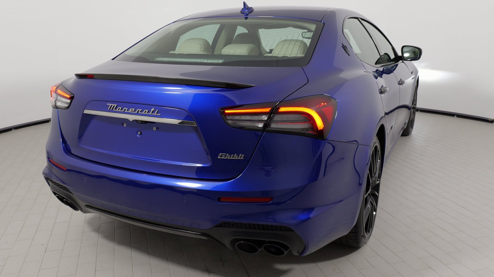 Used 2022 Maserati Ghibli Modena image 15