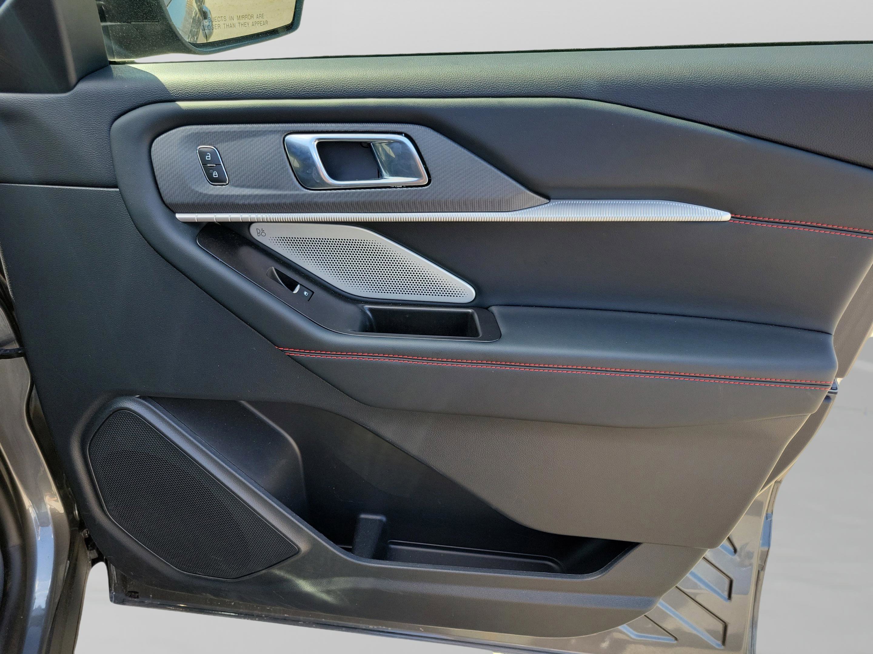 Used 2025 Ford Explorer ST w/ Sun And Sound Package image 11