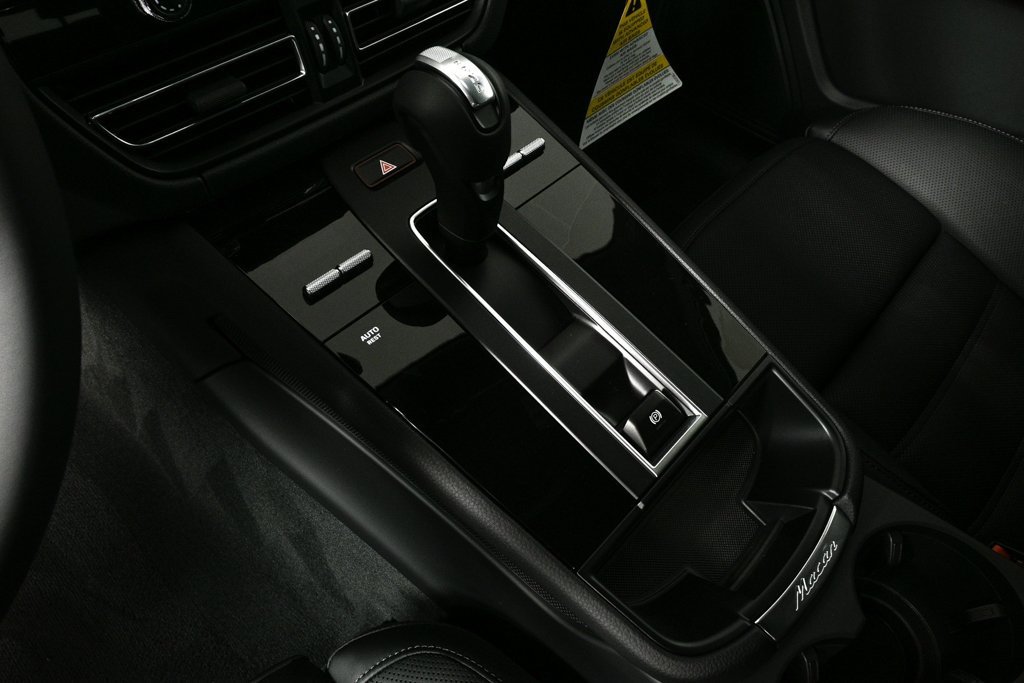 New 2025 Porsche Macan image 17