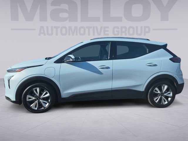 Used 2022 Chevrolet Bolt EUV LT w/ Convenience Package image 2