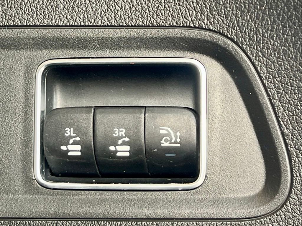 Certified 2022 Mercedes-Benz GLS 450 4MATIC image 38