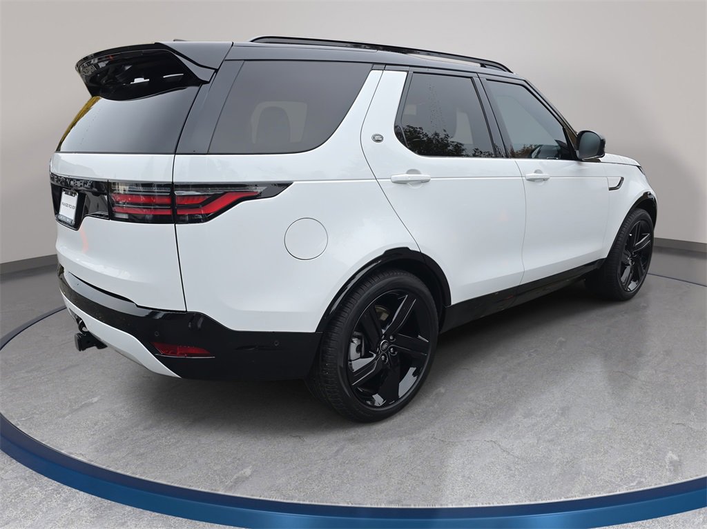 New 2025 Land Rover Discovery Dynamic SE image 5