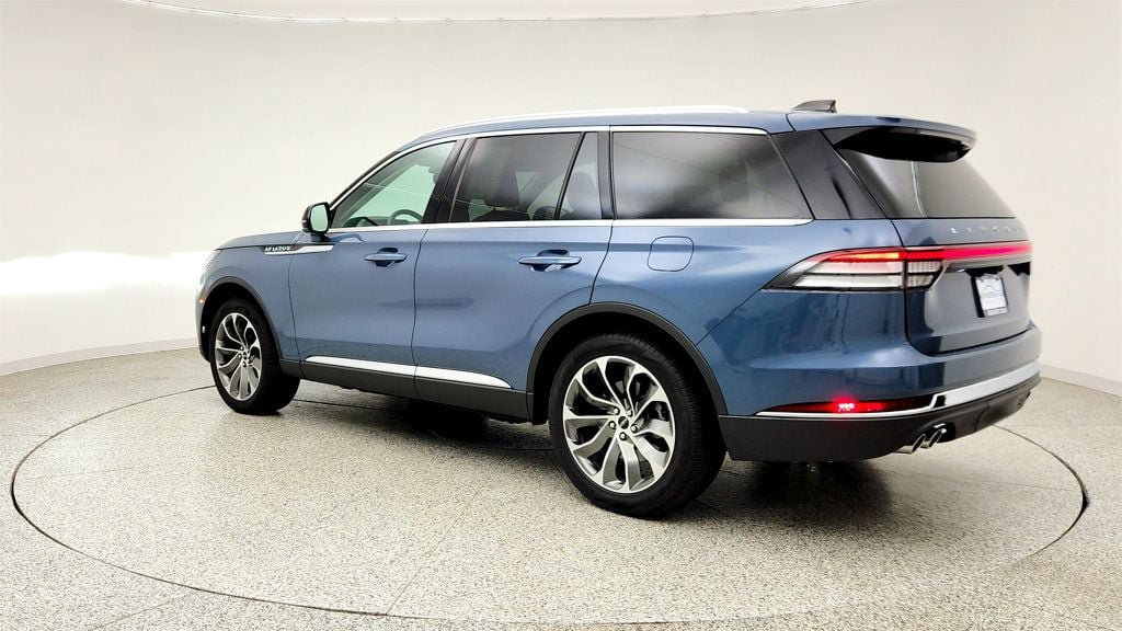 Used 2026 Lincoln Aviator Reserve AWD/4WD image 7
