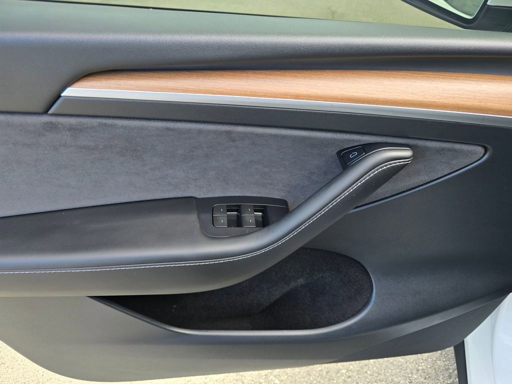 Used 2023 Tesla Model Y Performance image 18