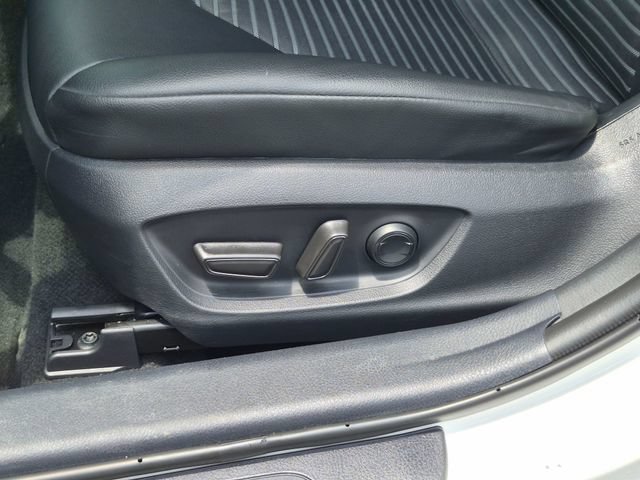 Used 2024 Toyota Camry SE w/ Convenience Package FWD image 17