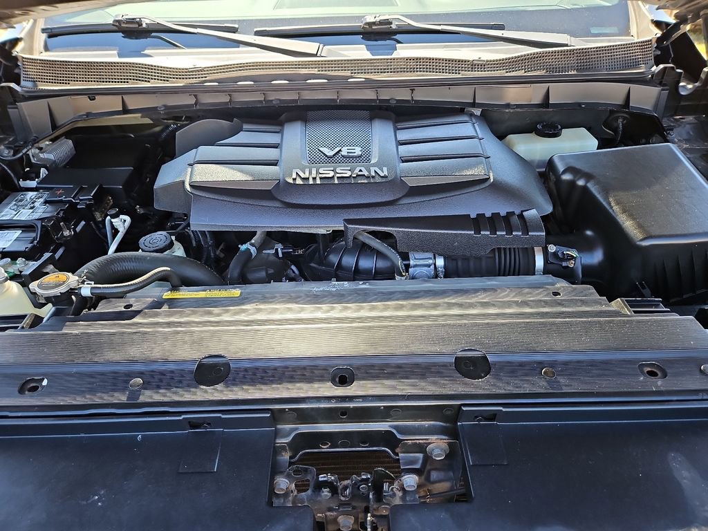 Used 2019 Nissan Titan SL w/ Midnight Edition AWD/4WD image 13