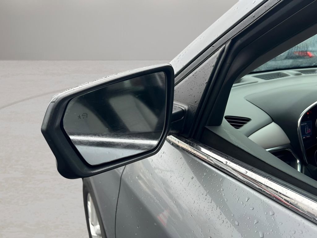 Used 2023 Chevrolet Equinox LT w/ Driver Convenience Package image 24