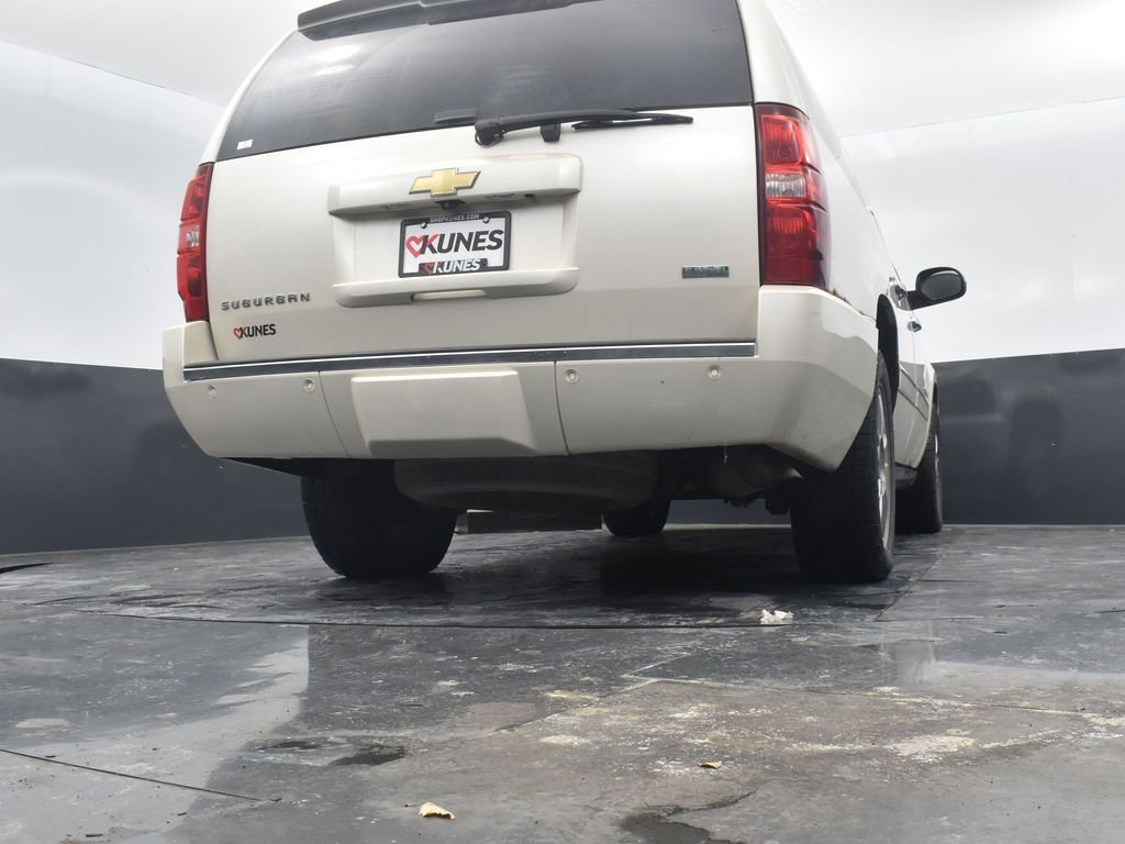 Used 2010 Chevrolet Suburban LTZ image 46