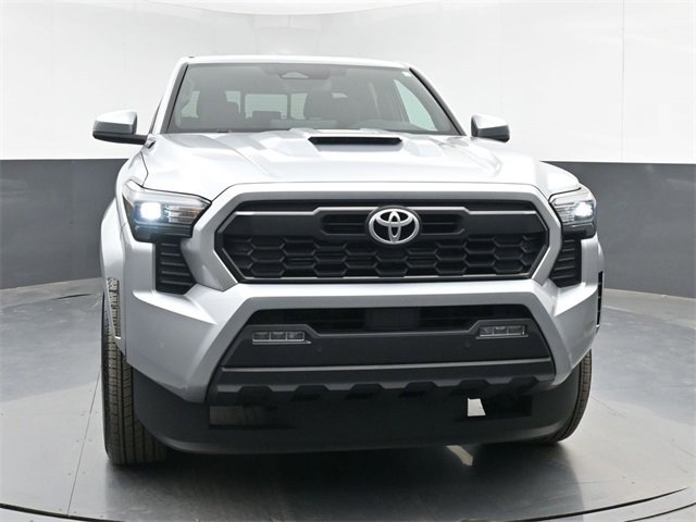 Used 2025 Toyota Tacoma TRD Sport image 3