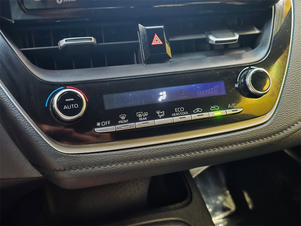 Used 2022 Toyota Corolla SE image 29