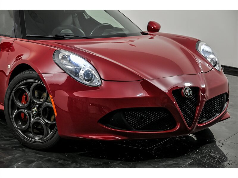 Used 2015 Alfa Romeo 4C Coupe w/ Leather Interior Group RWD image 2