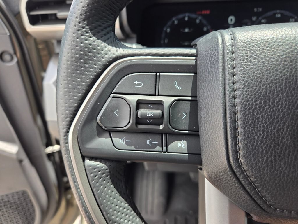 Used 2025 Toyota Tacoma TRD Off-Road AWD/4WD image 33