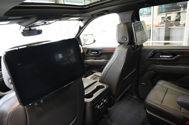 New 2026 GMC Yukon XL Denali w/ Denali Reserve Package image 24
