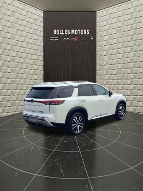 Used 2024 Nissan Pathfinder Platinum w/ Cargo Package AWD/4WD image 5