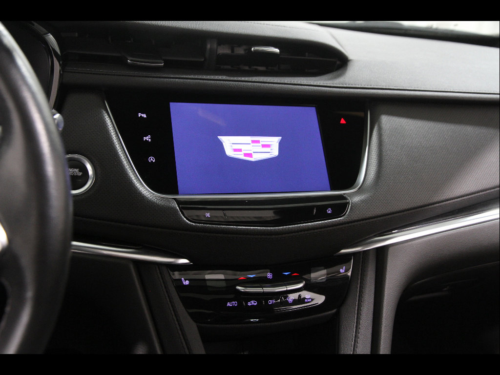 Used 2022 Cadillac XT5 Premium Luxury w/ Technology Package AWD/4WD image 9
