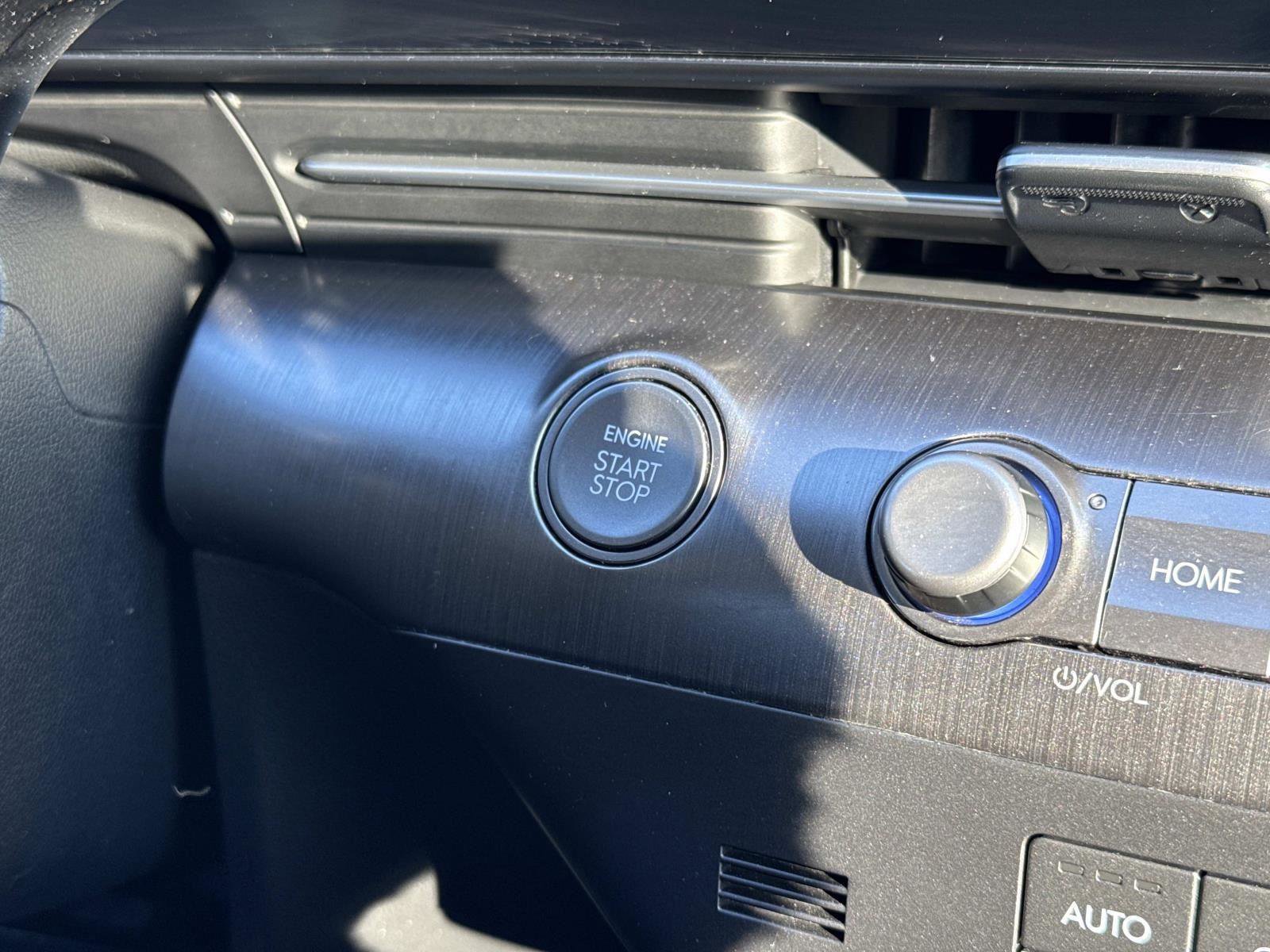 Used 2025 Hyundai Kona SEL image 13