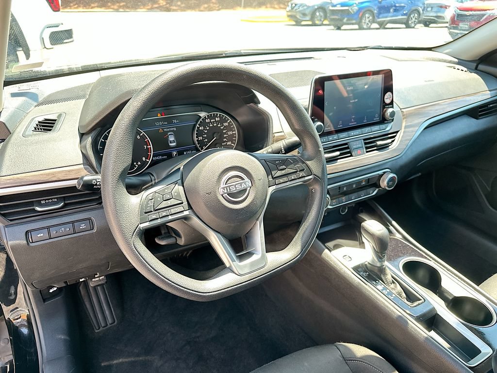 Used 2024 Nissan Altima 2.5 SV FWD image 10