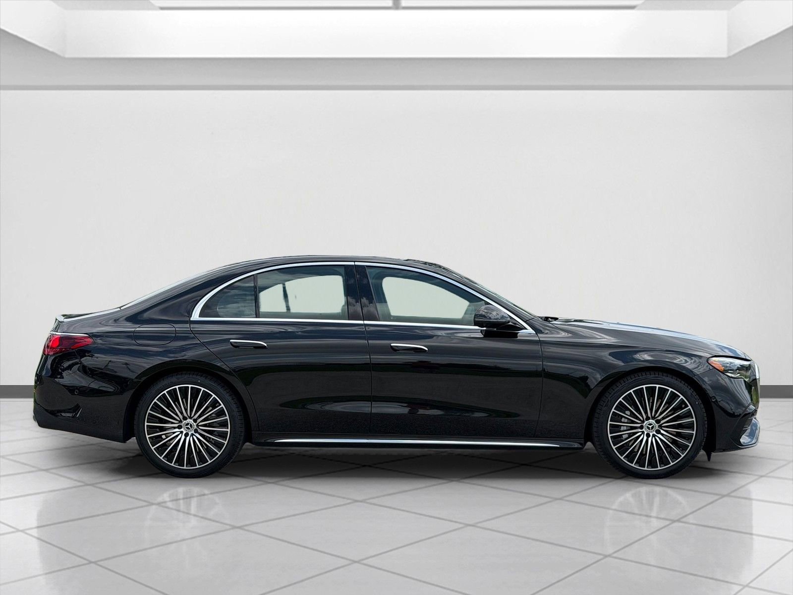 New 2026 Mercedes-Benz E 450 4MATIC Sedan image 2