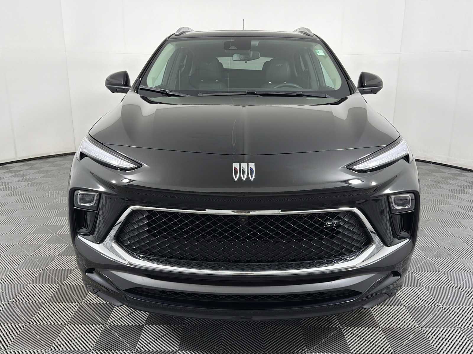 Certified 2024 Buick Encore GX Sport Touring w/ Experience Buick Package image 2