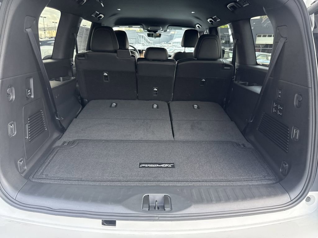 Used 2025 Nissan Armada PRO-4X image 19