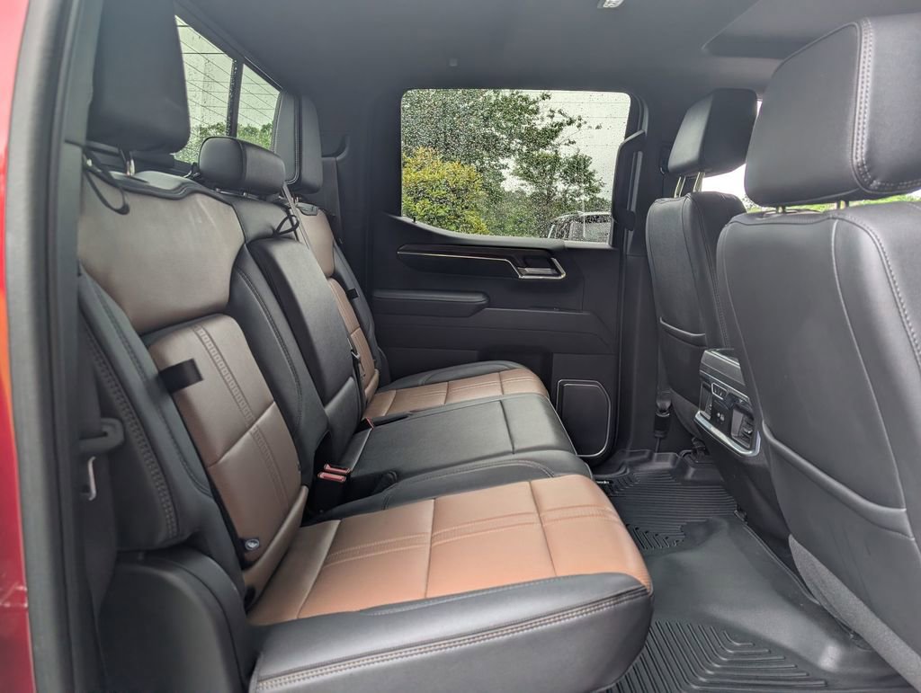 Used 2023 Chevrolet Silverado 1500 High Country w/ High Country Premium Package AWD/4WD image 29