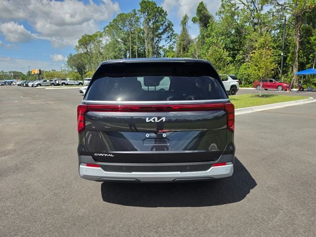 Used 2026 Kia Carnival FWD image 10