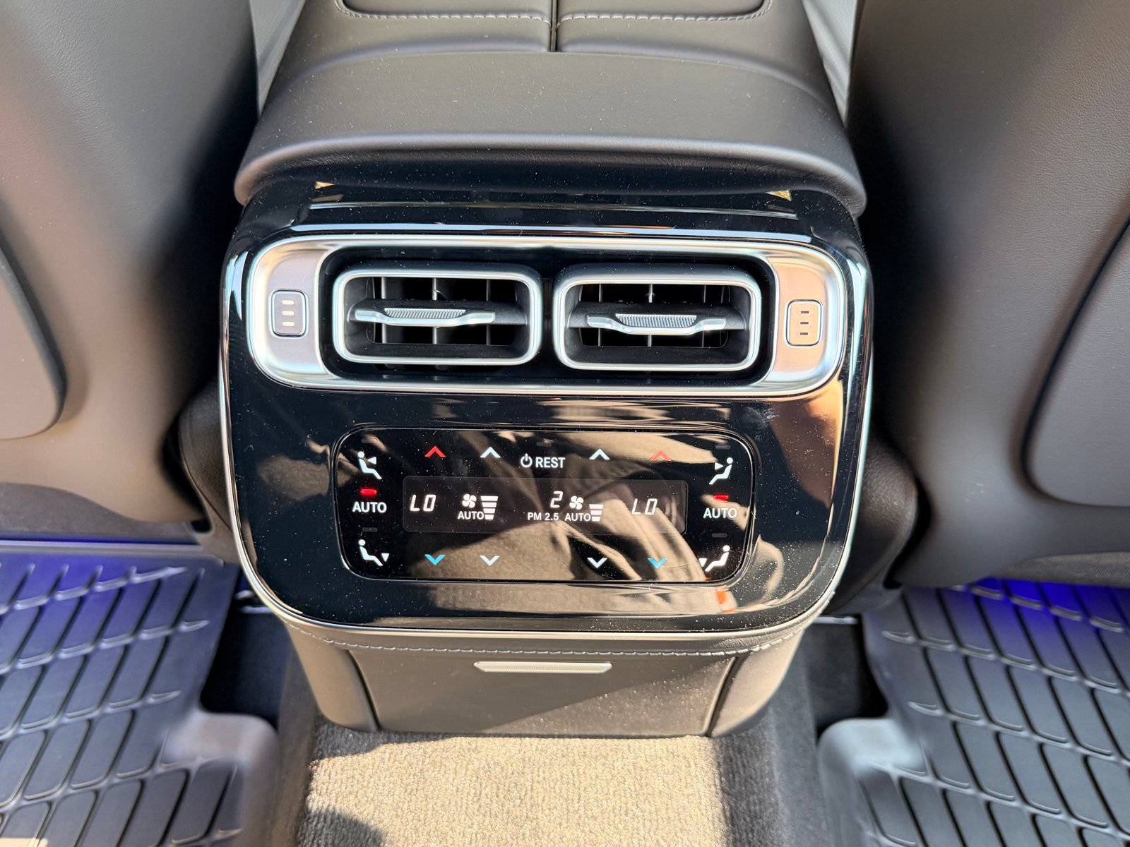 New 2026 Mercedes-Benz S 63 AMG S image 16