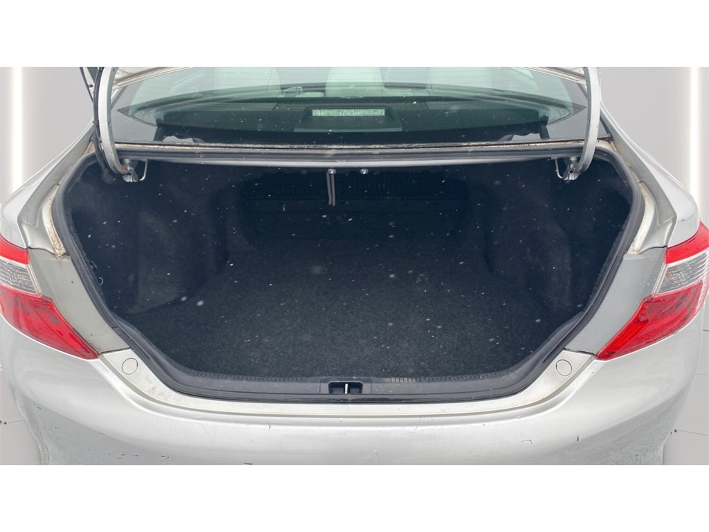 Used 2014 Toyota Camry XLE image 16