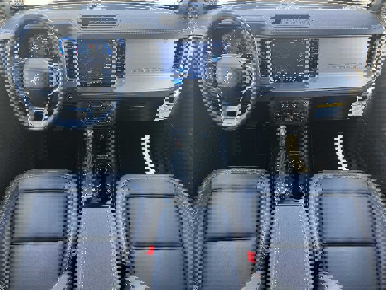 New 2025 Ford Bronco Outer Banks w/ Sasquatch Package AWD/4WD image 2