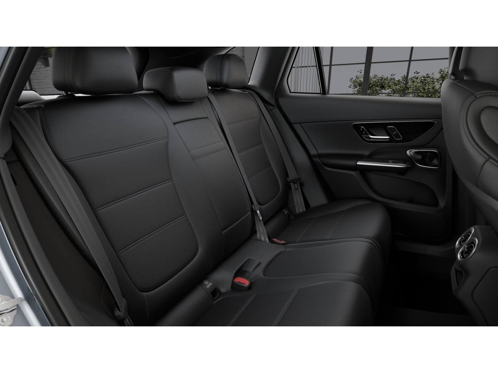 Used 2026 Mercedes-Benz GLC 300 4MATIC image 4