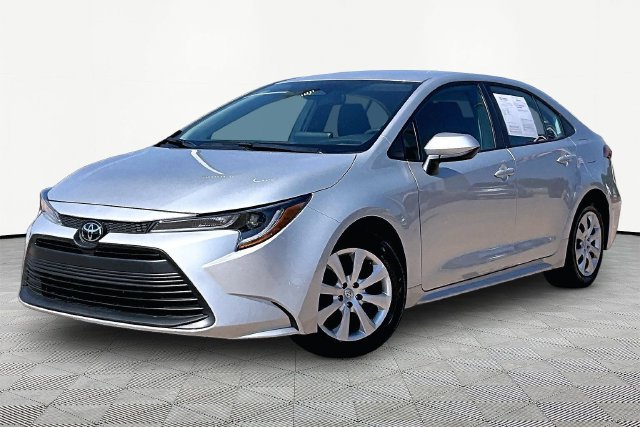 Used 2026 Toyota Corolla LE FWD image 1