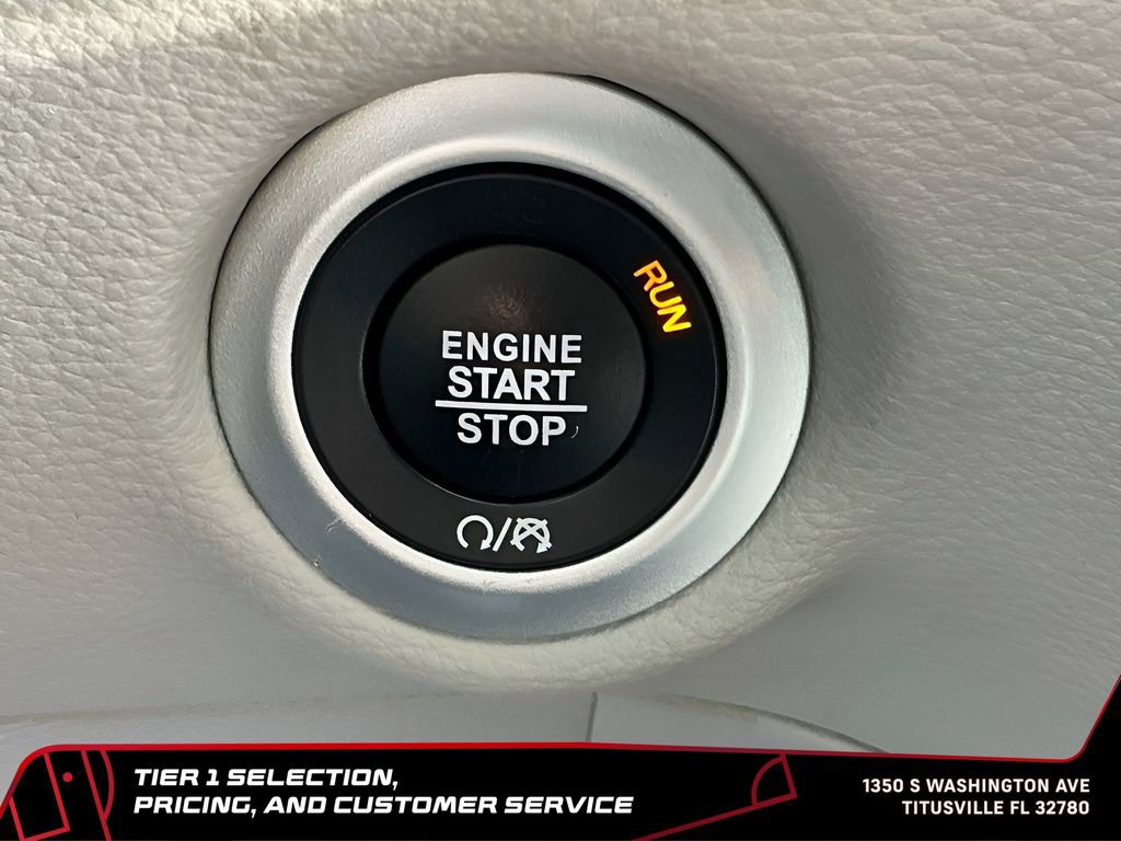 Used 2024 Chrysler Pacifica Limited FWD image 26